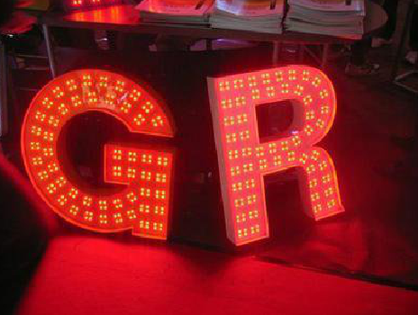 驻马店LED发光字有哪些优势？